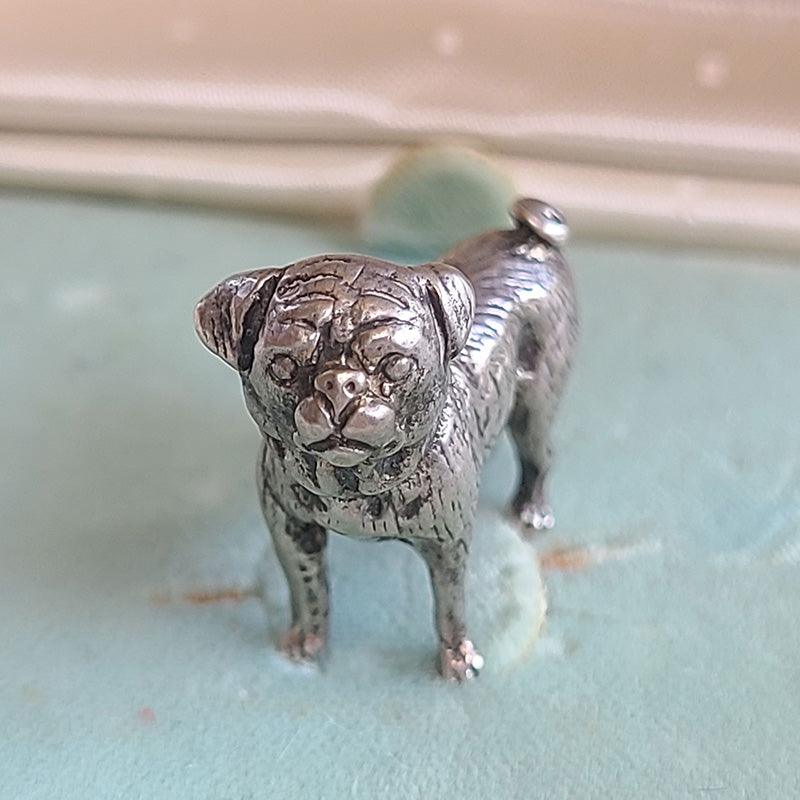 パグ犬フィギュリン(純銀・イギリス製・ソリッドシルバー) – デイジー