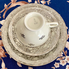 画像をギャラリービューアに読み込む, 銀婚式ティーカップトリオ
