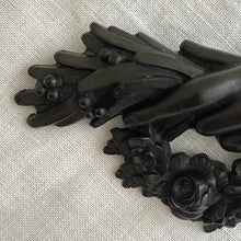画像をギャラリービューアに読み込む, 漆黒のハンドモチーフブローチ【送料無料】