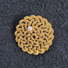 画像をギャラリービューアに読み込む, パール金色ブローチ