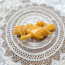 画像をギャラリービューアに読み込む, セルロイドハンドモチーフブローチ