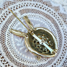 画像をギャラリービューアに読み込む, ピンクラインストーンのラビットブローチ