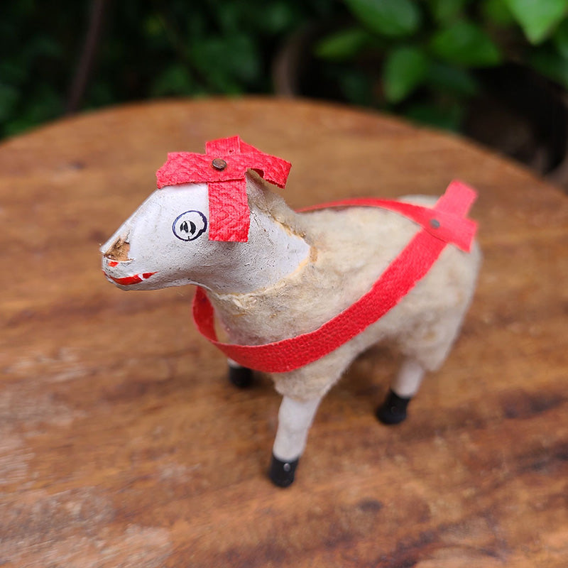 おとぼけ顔の羊の人形 – デイジーストア