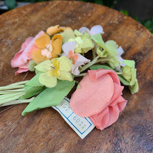 画像をギャラリービューアに読み込む, 4色花コサージュ