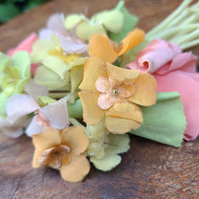 画像をギャラリービューアに読み込む, 4色花コサージュ