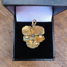 画像をギャラリービューアに読み込む, アールヌーボー パンジーエナメルペンダントトップ【送料無料】