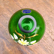 画像をギャラリービューアに読み込む, ボヘミアングラス緑花瓶