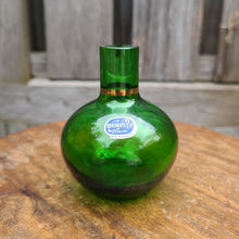 画像をギャラリービューアに読み込む, ボヘミアングラス緑花瓶