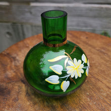画像をギャラリービューアに読み込む, ボヘミアングラス緑花瓶
