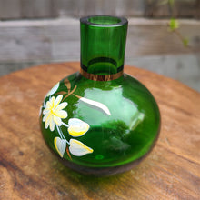 画像をギャラリービューアに読み込む, ボヘミアングラス緑花瓶