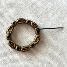 画像をギャラリービューアに読み込む, サフィレットブローチ(リース型)【送料無料】