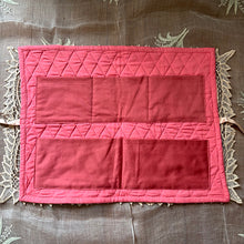 画像をギャラリービューアに読み込む, ピンクシルク小物入れ