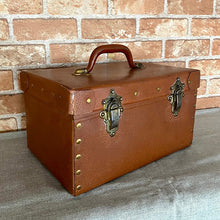 画像をギャラリービューアに読み込む, 革張り小型ケース【送料無料】