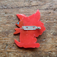 画像をギャラリービューアに読み込む, テリアのセルロイドブローチ(赤)