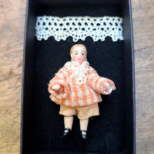 画像をギャラリービューアに読み込む, ヘルトヴィヒビスクドールボーイA(オレンジの服)