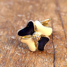 画像をギャラリービューアに読み込む, D'ORLAN エナメルイヤリング (濃紺×ベージュ)