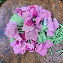 画像をギャラリービューアに読み込む, フューシャピンク花束コサージュ