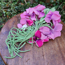 画像をギャラリービューアに読み込む, フューシャピンク花束コサージュ