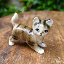 画像をギャラリービューアに読み込む, キャットフィギュリン(縞模様子猫)