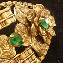 画像をギャラリービューアに読み込む, 緑ラインストーン入りブローチ