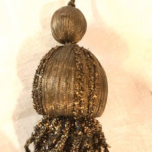 画像をギャラリービューアに読み込む, メタリックタッセル