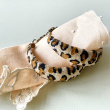 画像をギャラリービューアに読み込む, レオパード柄ピアス