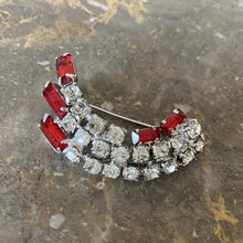 画像をギャラリービューアに読み込む, 赤×クリアラインストーンブローチ