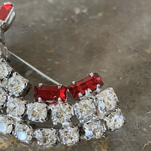 画像をギャラリービューアに読み込む, 赤×クリアラインストーンブローチ