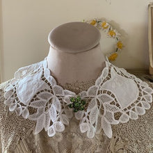 画像をギャラリービューアに読み込む, カットワークレース襟