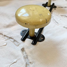 画像をギャラリービューアに読み込む, コートフック(クリーム色×黒)