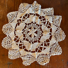 画像をギャラリービューアに読み込む, 蝶々のドイリー