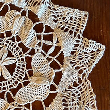 画像をギャラリービューアに読み込む, 蝶々のドイリー