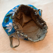 画像をギャラリービューアに読み込む, 青地白花ビーズバッグ