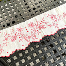 画像をギャラリービューアに読み込む, 赤糸刺繍カーテンバランス