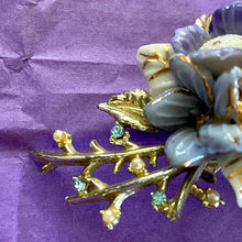 画像をギャラリービューアに読み込む, 陶器のお花ブローチ