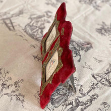 画像をギャラリービューアに読み込む, エンジ色2窓写真立て