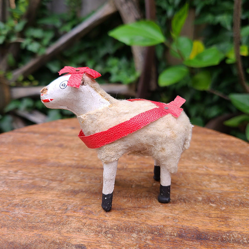 おとぼけ顔の羊の人形 – デイジーストア