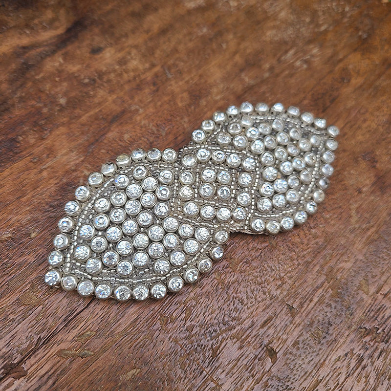 リボン型ラインストーンブローチ – デイジーストア