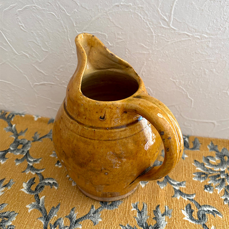 黄土色のピシェ ピッチャー 陶器 飲み物サーバー フランス 南仏