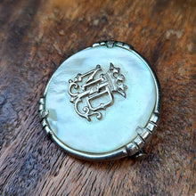 画像をギャラリービューアに読み込む, M.O.P.シルバーブローチ
