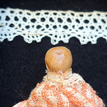 画像をギャラリービューアに読み込む, ヘルトヴィヒビスクドールボーイA(オレンジの服)
