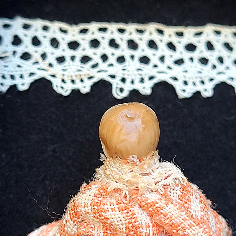 ドイツアンティーク ヘルトヴィヒ オレンジリボンの犬のビスクドール