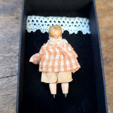 画像をギャラリービューアに読み込む, ヘルトヴィヒビスクドールボーイA(オレンジの服)
