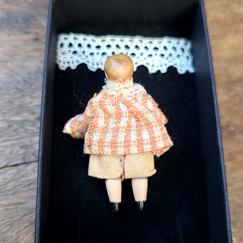 ヘルトヴィヒビスクドールボーイA(オレンジの服) Hertwig ドイツ