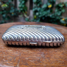 画像をギャラリービューアに読み込む, シガレットケース (モノグラム入り)
