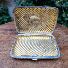 画像をギャラリービューアに読み込む, シガレットケース (モノグラム入り)
