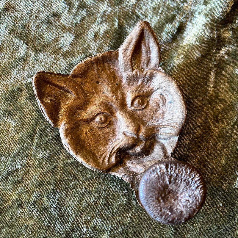 ネコ受け皿 持ち手付き 真鍮 フランス | アンティーク・ヴィンテージ