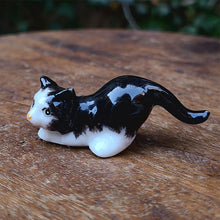 画像をギャラリービューアに読み込む, キャットフィギュリン毛糸玉(C)
