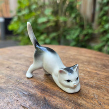 画像をギャラリービューアに読み込む, キャットフィギュリン(白地に黒柄)
