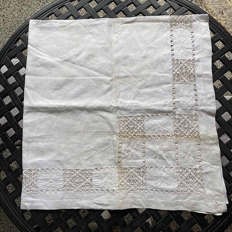 ホワイトリネン刺繍テーブルクロス – デイジーストア